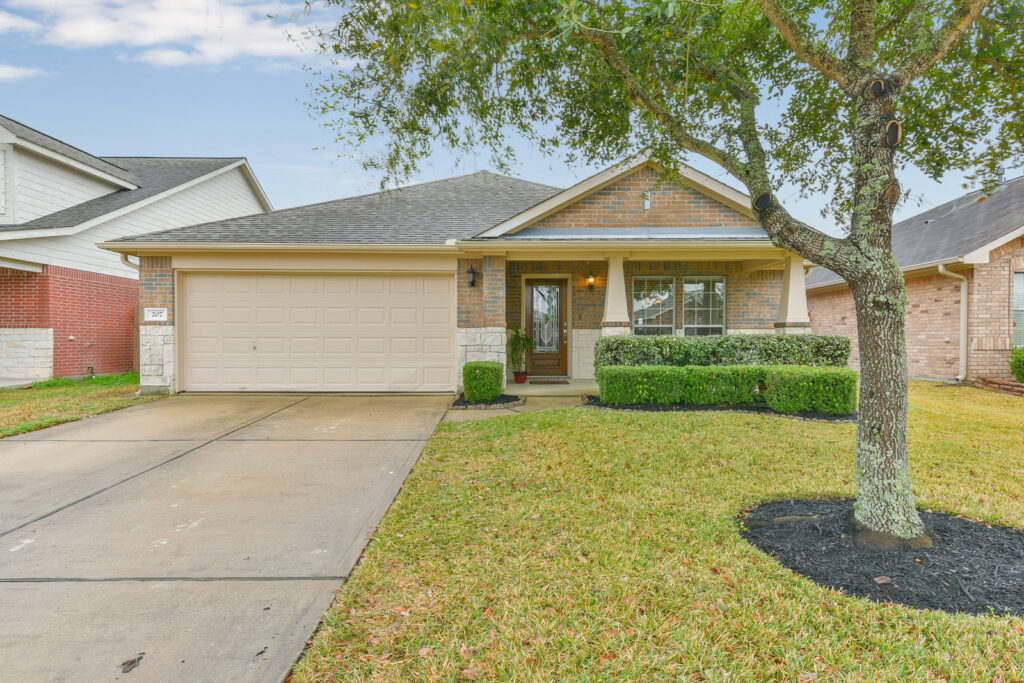 02_DSC_1643Edit_mls Stanfield Properties Residential & Commercial