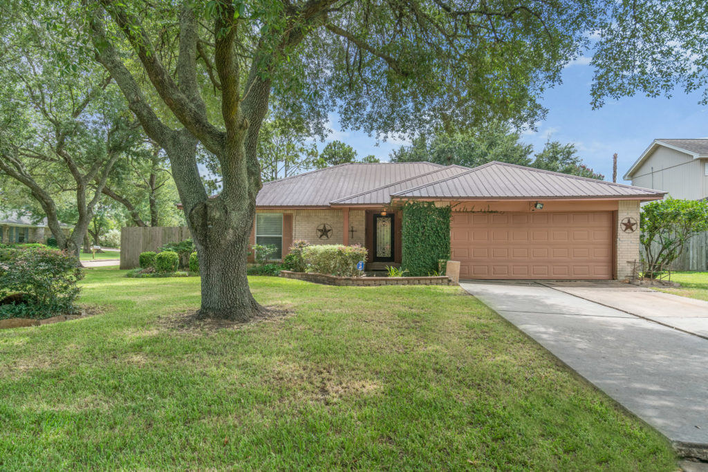 DSC01939 Stanfield Properties Residential & Commercial Real Estate Friendswood